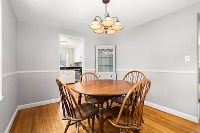 551 Poplar St, Boston, MA 02131 - Photo 9