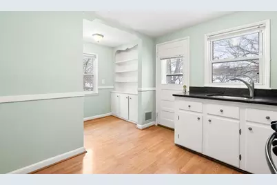 551 Poplar St, Boston, MA 02131 - Photo 11