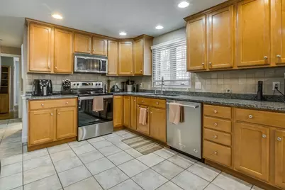 95 Colgate Dr, North Andover, MA 01845 - Photo 9