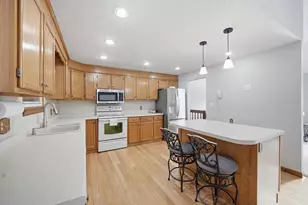 69 Johansen Dr, Marlborough, MA 01752 - Photo 9