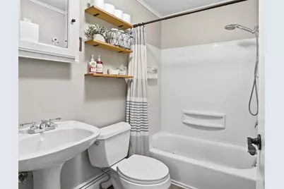 37 Sterling St, Lancaster, MA 01523 - Photo 17