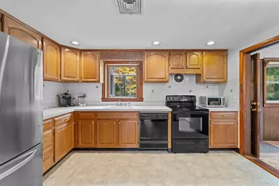 231 Central Street, Framingham, MA 01701 - Photo 11