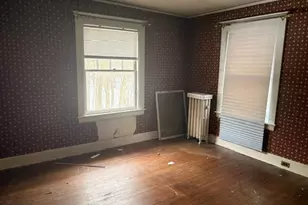 41 Dartmouth St, Holyoke, MA 01040 - Photo 9