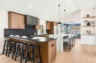 715 Summer St, Lynnfield, MA 01940 - Photo 9