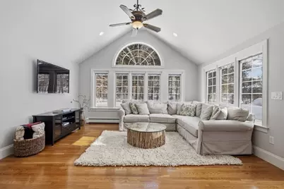 18 Shawnee Rd, Medfield, MA 02052 - Photo 11