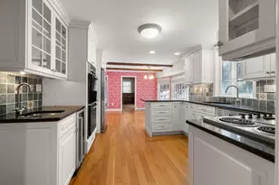 29 Rolling Ln, Dover, MA 02030 - Photo 3