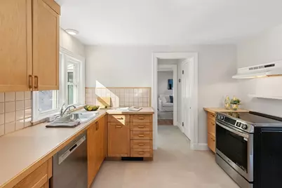 115 Gloucester St, Arlington, MA 02476 - Photo 9