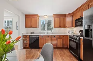 3 Valley Rd, Stoneham, MA 02180 - Photo 11