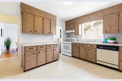 69-71 Sterling St, Somerville, MA 02144 - Photo 9