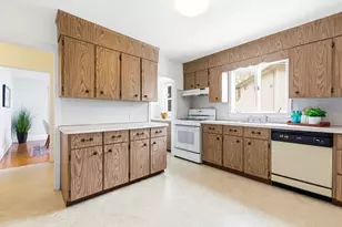 69-71 Sterling St, Somerville, MA 02144 - Photo 9