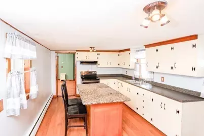 24 Railroad Ave, Dudley, MA 01571 - Photo 9