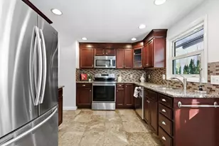 23 Hamilton Rd, Peabody, MA 01960 - Photo 13