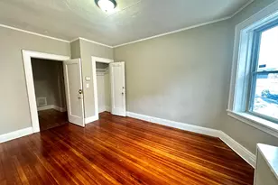 577 Pleasant St, Holyoke, MA 01040 - Photo 15