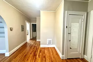 577 Pleasant St, Holyoke, MA 01040 - Photo 17