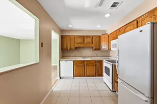 1006 Paradise Rd, Swampscott, MA 01907 - Photo 9