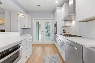 645 E 6th St, Boston, MA 02127 - Photo 7