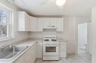 31-33 Vine St, Milford, MA 01757 - Photo 9