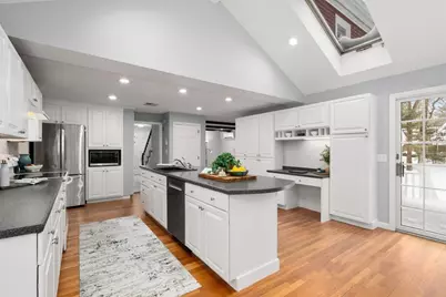 9 Garrison Ln, Southborough, MA 01772 - Photo 5