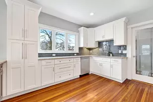 48 Malvern St, Melrose, MA 02176 - Photo 15