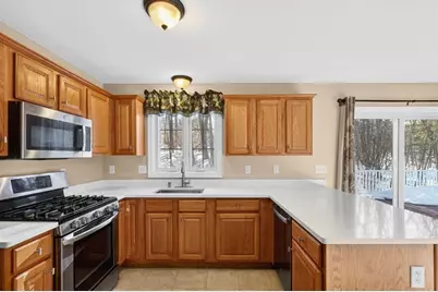 23 Clough Dr, Dracut, MA 01826 - Photo 9