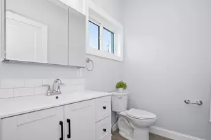 24 Tolman St, Waltham, MA 02453 - Photo 25