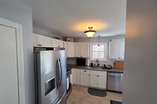 16 Evergreen Dr, Holyoke, MA 01040 - Photo 3