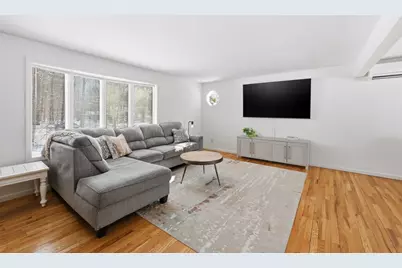 429 Moore St, Ludlow, MA 01056 - Photo 9