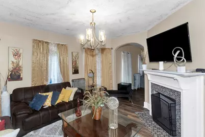 25 Dresden St, Springfield, MA 01109 - Photo 3