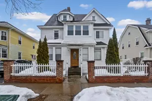 25 Dresden St, Springfield, MA 01109 - Photo 1