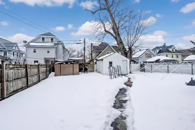 25 Dresden St, Springfield, MA 01109 - Photo 21