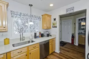 43 West Summitt St, South Hadley, MA 01075 - Photo 5