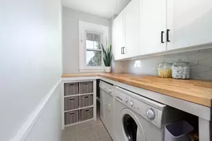 42 Rosemont St, Boston, MA 02122 - Photo 7