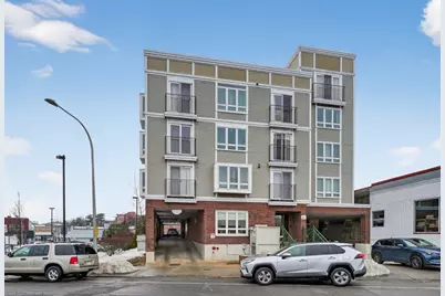 24 Arsenal St #2D, Watertown, MA 02472 - Photo 1