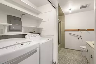 40 Bigelow Ave, Watertown, MA 02472 - Photo 9