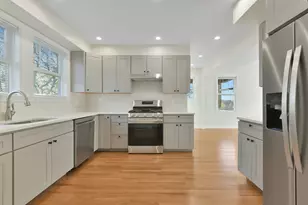 48 Manthorne Rd, Boston, MA 02132 - Photo 7