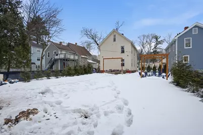 31 Washburn St, Springfield, MA 01107 - Photo 31