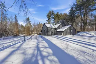 1962 Allen St, Springfield, MA 01118 - Photo 3