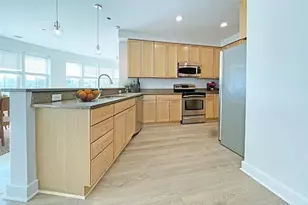 26 New Derby St, Salem, MA 01970 - Photo 3