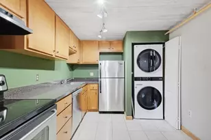 33 Maplewood Ave, Gloucester, MA 01930 - Photo 17