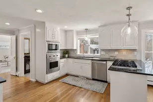 3 Niantic St, Medfield, MA 02052 - Photo 11