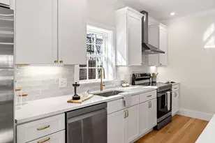 48 Mystic Lake Dr, Arlington, MA 02474 - Photo 5