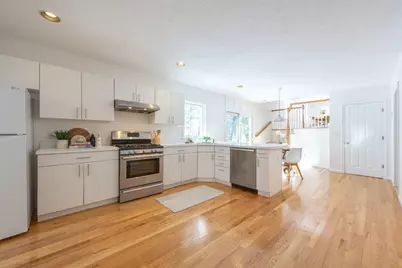 81 Parish Rd, Needham, MA 02494 - Photo 15