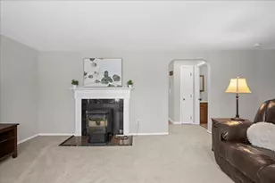 46 Lexington Rd, Millbury, MA 01527 - Photo 9