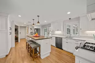 8 McKinley Ave, Walpole, MA 02081 - Photo 9