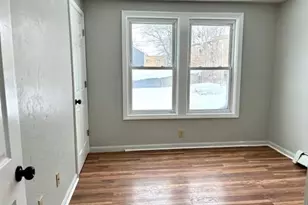 10 Cottage St, Worcester, MA 01609 - Photo 5