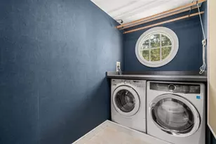 126 Newton St, Weston, MA 02493 - Photo 33