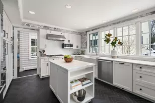 126 Newton St, Weston, MA 02493 - Photo 11