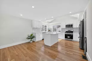 41 Neillian St, Bedford, MA 01730 - Photo 3