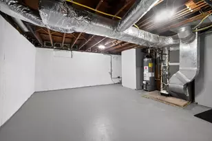 39 Neillian St, Bedford, MA 01730 - Photo 15