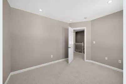 39 Neillian St #39, Bedford, MA 01730 - Photo 11